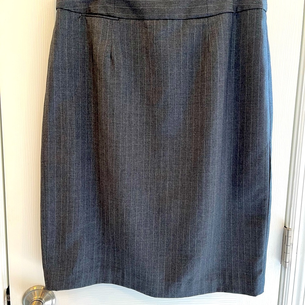 Calvin Klein Size 6 Pencil Skirt, Grey Pin Stripe Perfect Condition